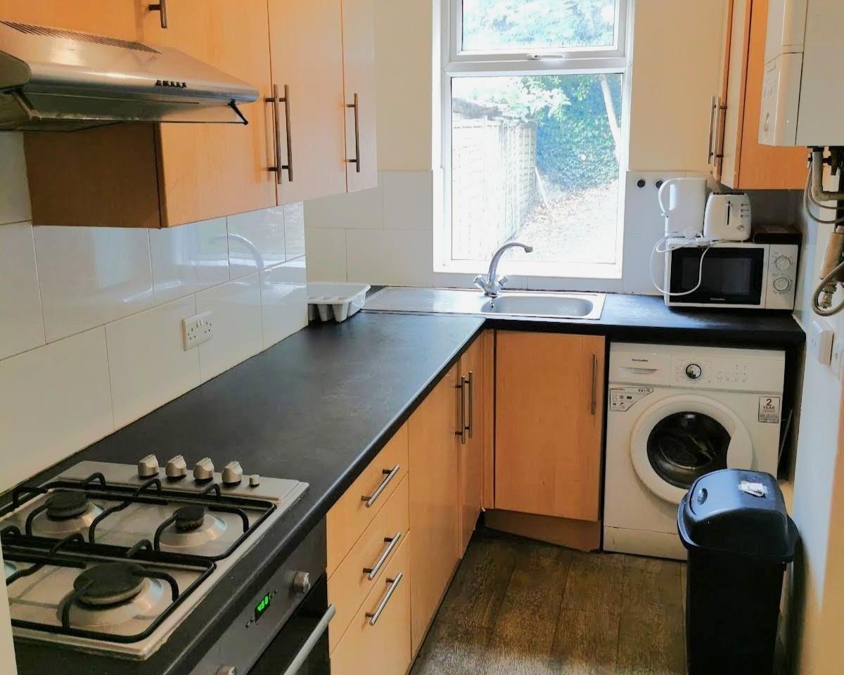 Crookesmoor,7 Elliott Rd,Crookesmoor,Sheffield S6 3GN,4 Bedrooms Bedrooms,1 BathroomBathrooms,Terraced,1672
